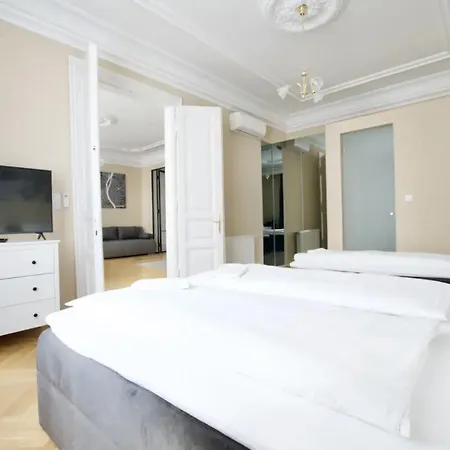 Apartment Premium By Hi5 - Ferenciek Tere - 3 Bdr *