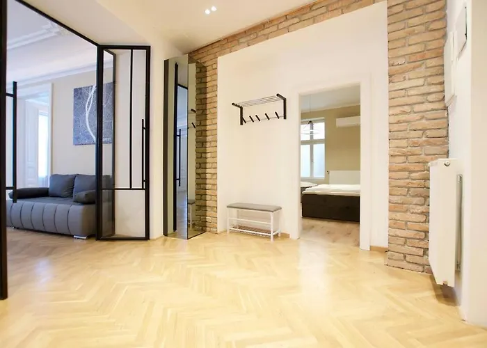 Premium By Hi5 - Ferenciek Tere - 3 Bdr *