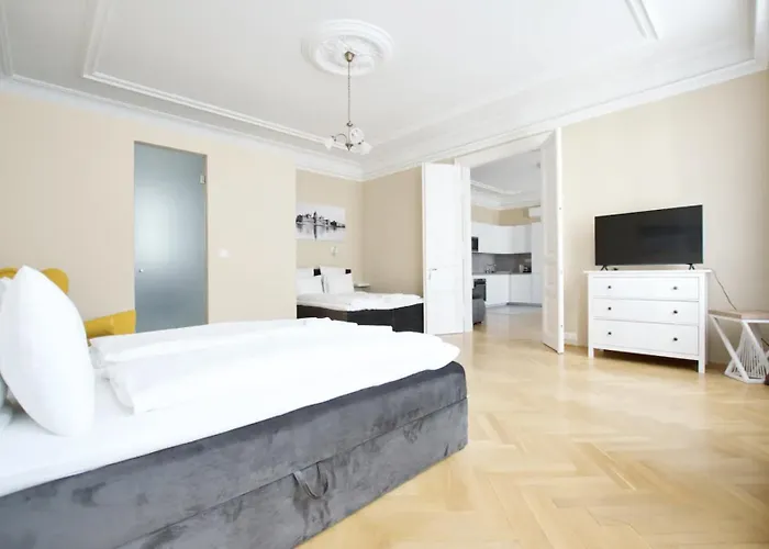 Premium By Hi5 - Ferenciek Tere - 3 Bdr