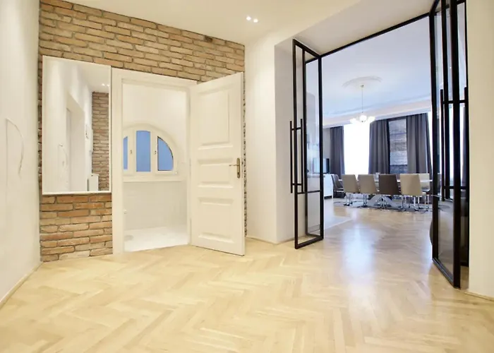 Premium By Hi5 - Ferenciek Tere - 3 Bdr