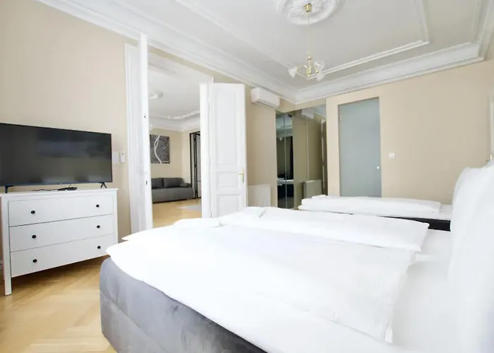 Διαμέρισμα Premium By Hi5 - Ferenciek Tere - 3 Bdr *